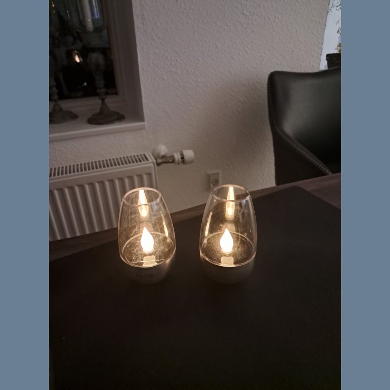 S�t med 2 solcellelamper