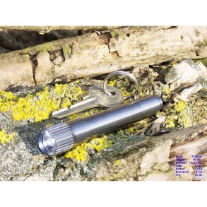 Lommelygte med 1 kraftig LED diode og n�glering